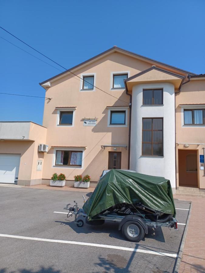 Apartman Alen Podhum 外观 照片